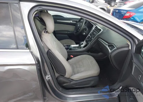 2013 Ford Fusion S z USA, uszkodzony, nr VIN 3FA6P0G74DR128570